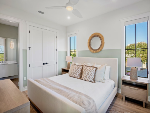 Custom Luxury Home 7 minute walk to beach and South Village